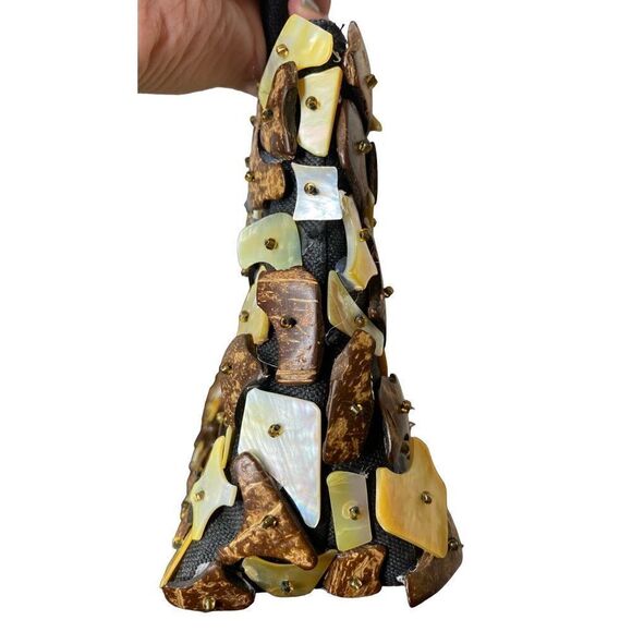 Mother of pearl shell encrusted black bag - Picture 3 of 7